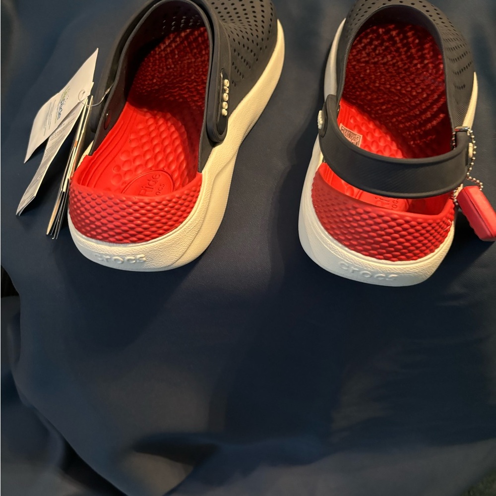 CROCS White and Red Clogs - Picture 2 of 6